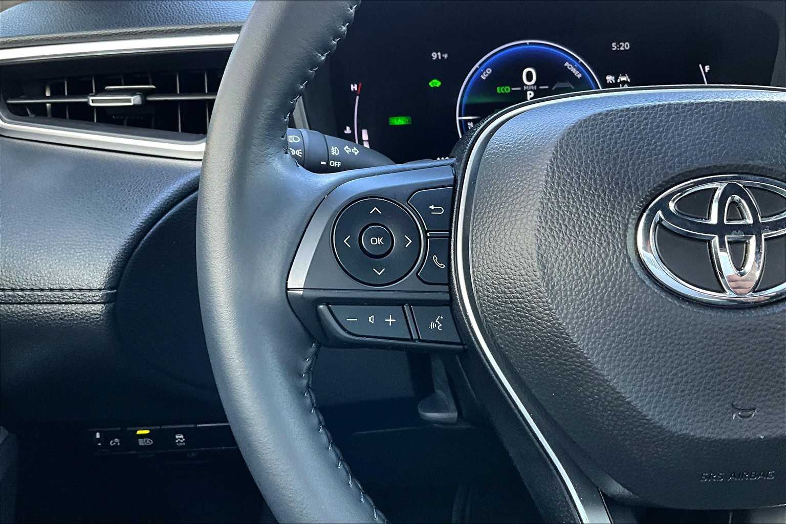 2024 Toyota Corolla Cross Hybrid XSE photo 23