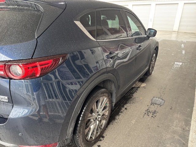 2021 Mazda CX-5 Signature photo 3