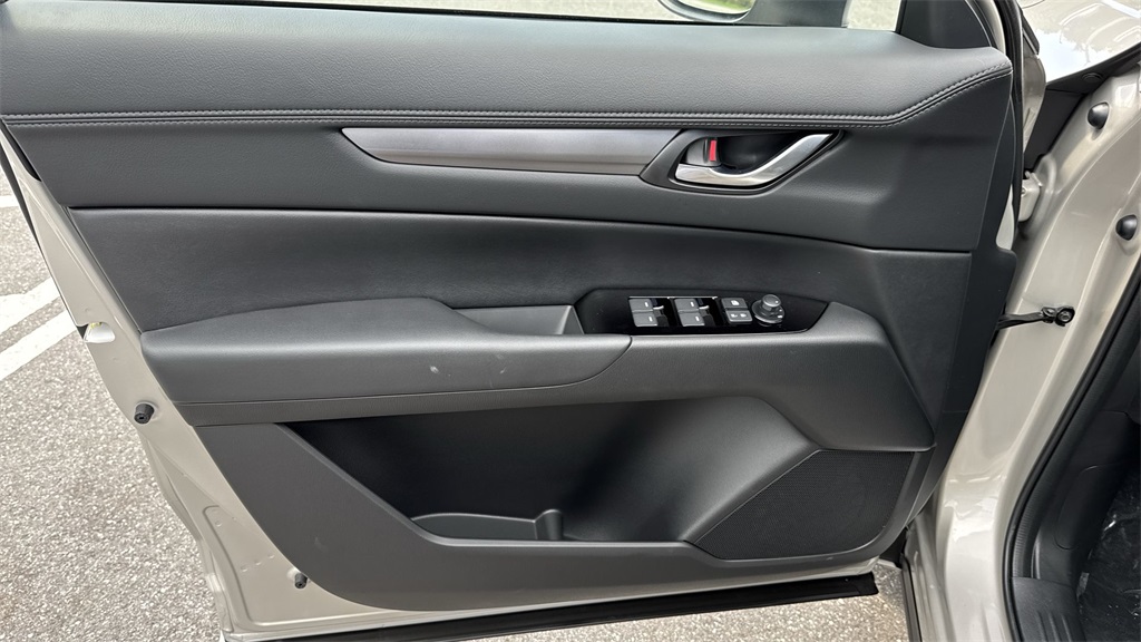 2025 Mazda CX-5 2.5 Select photo 39