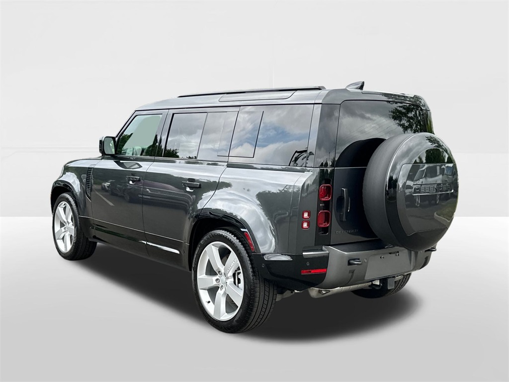2025 Land Rover Defender 110 X-Dynamic SE photo 2