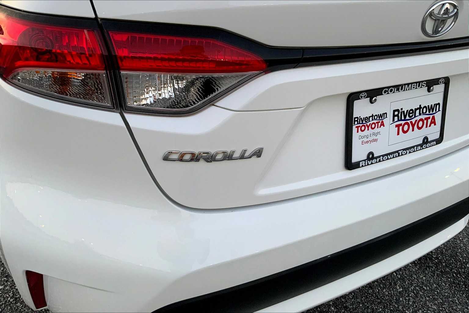 2022 Toyota Corolla LE photo 24