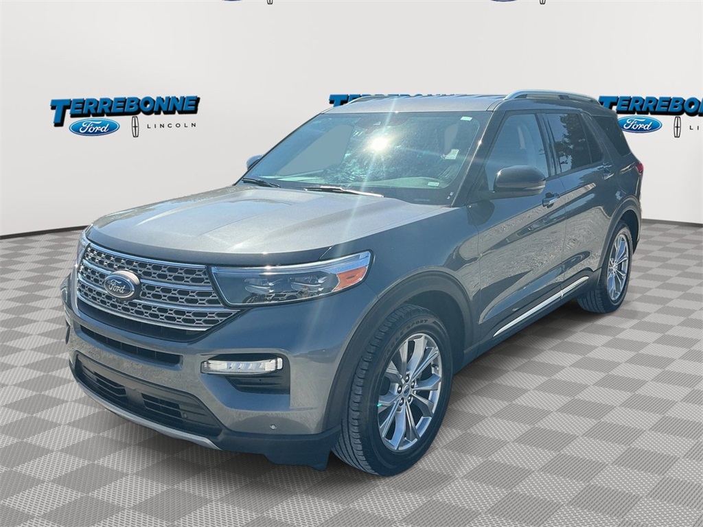 2023 Ford Explorer Limited's photo