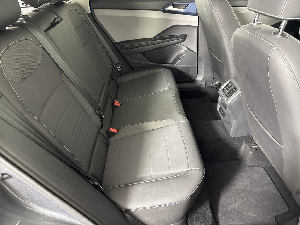 2024 Volkswagen Taos SE photo 11