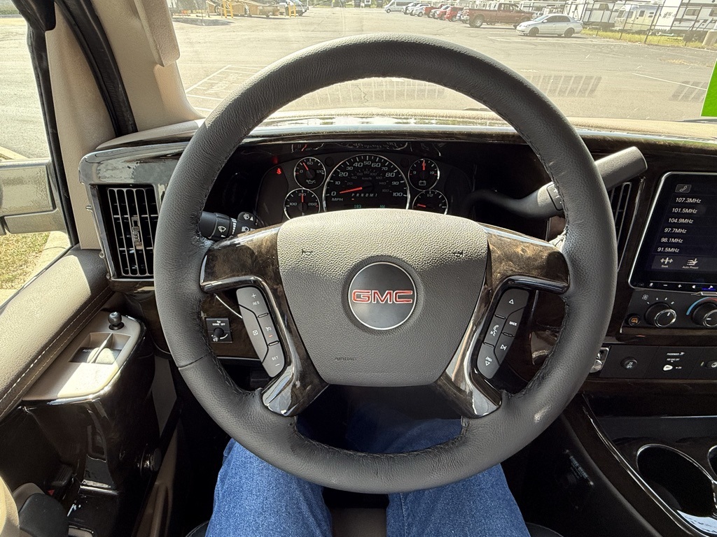 2025 Gmc Savana photo 15