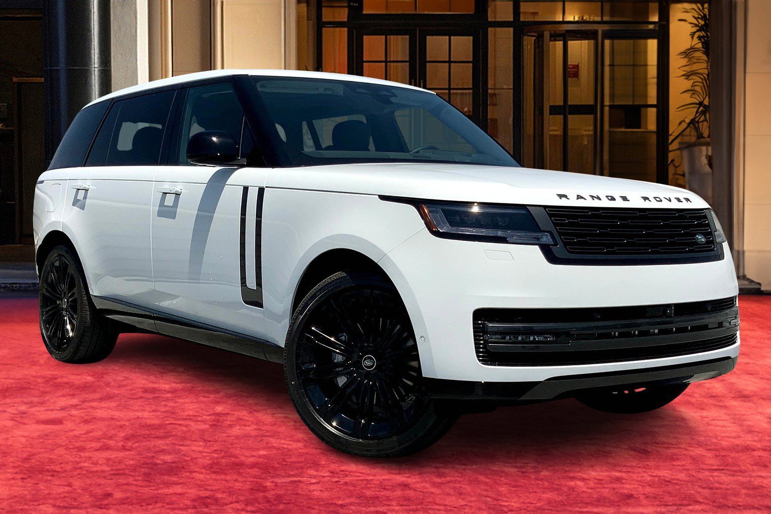 2025 Land Rover Range Rover SE photo 12