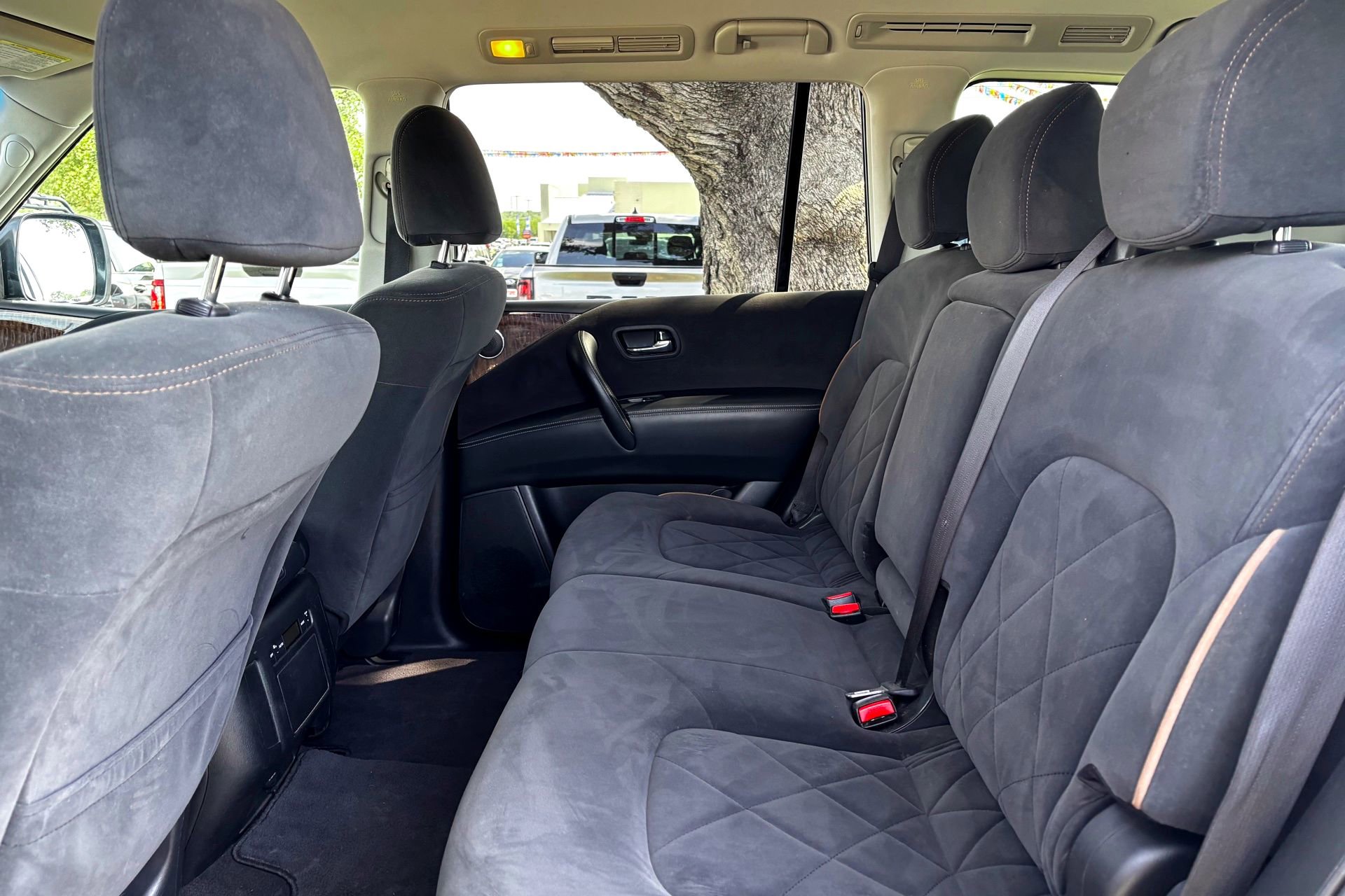 2017 Nissan Armada SV photo 24