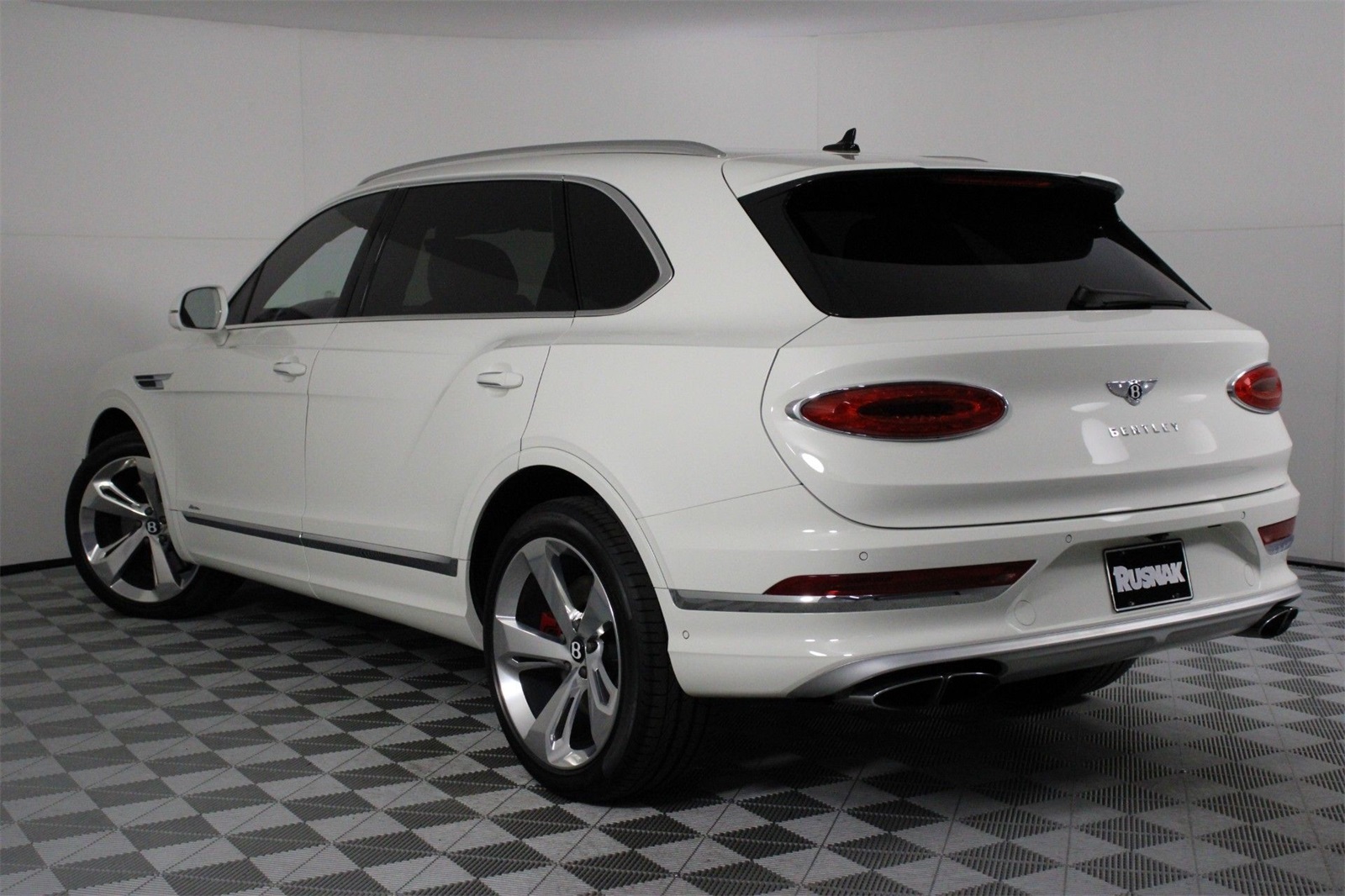 2023 Bentley Bentayga EWB Azure photo 3