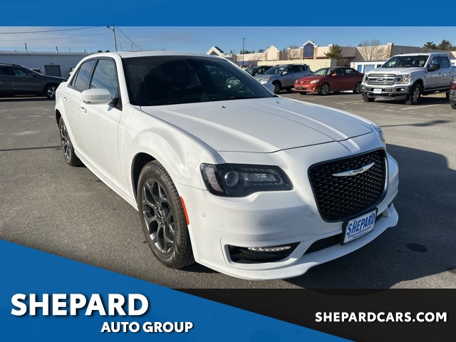 2018 Chrysler 300 S's photo