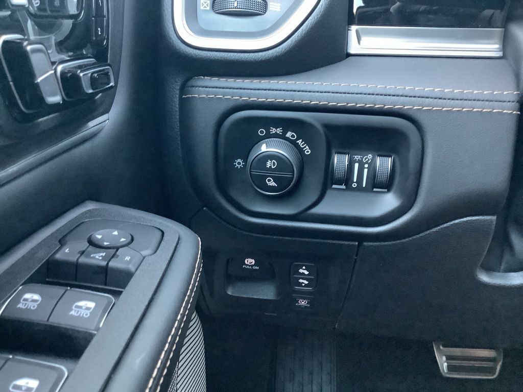 2026 Ram 1500 photo 9