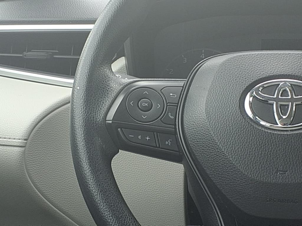 2023 Toyota Corolla Cross L photo 11