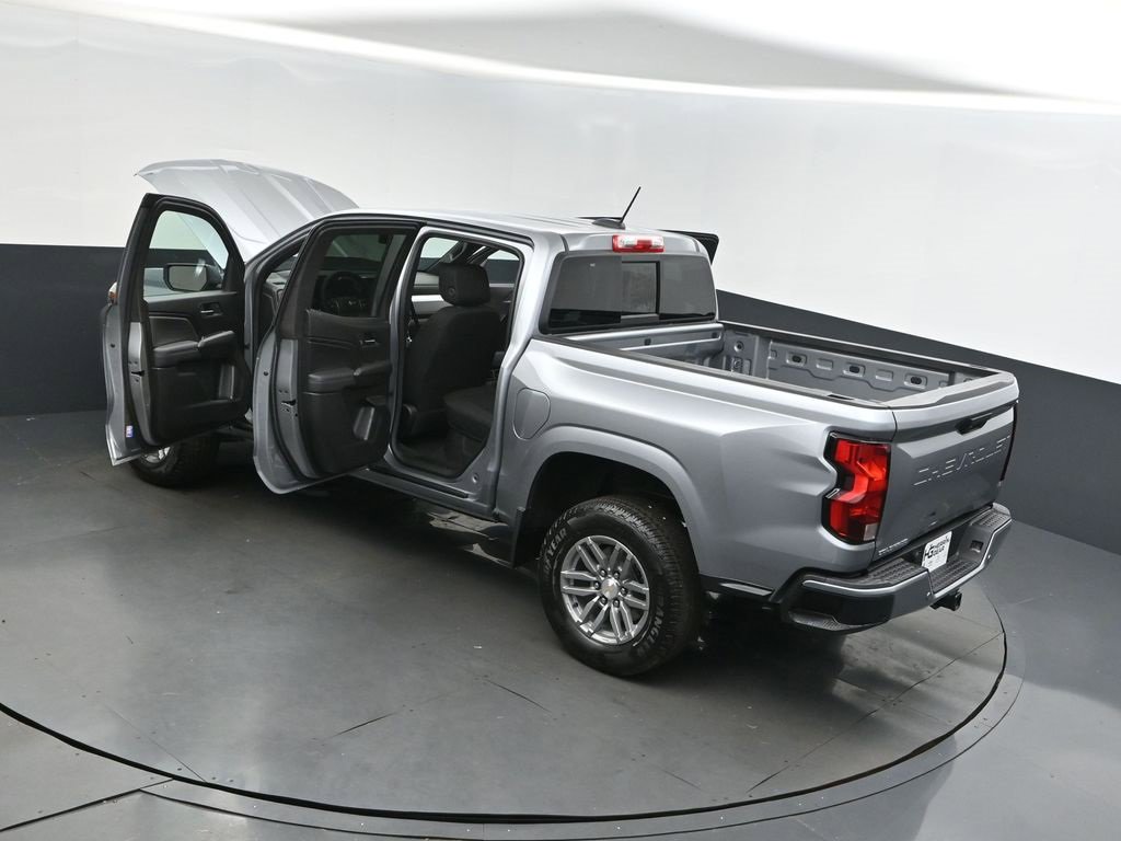 2026 Chevrolet Colorado LT photo 2