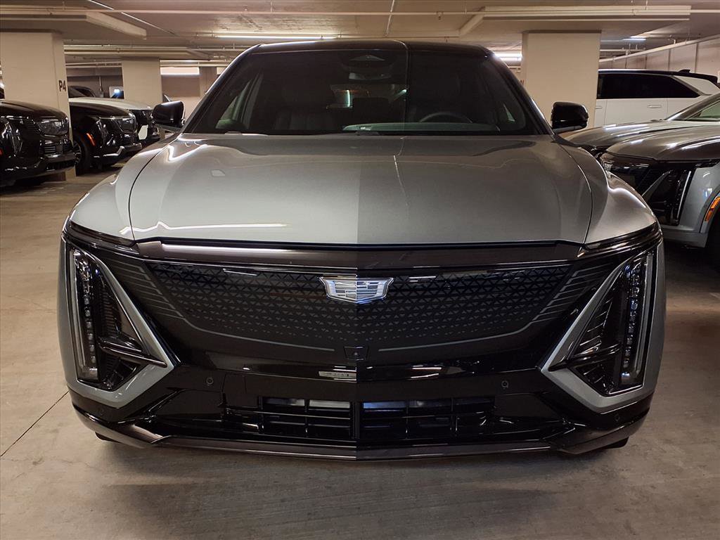 2026 Cadillac Lyriq Sport photo 2