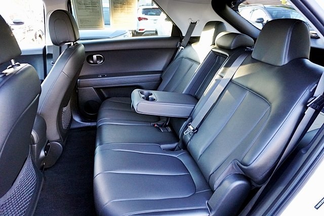 Used 2025 White Hyundai SEL image 15