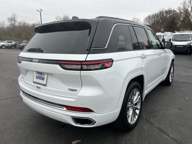 2024 Jeep Grand Cherokee Summit photo 3