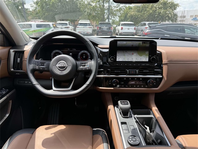 2025 Nissan Pathfinder Platinum photo 18