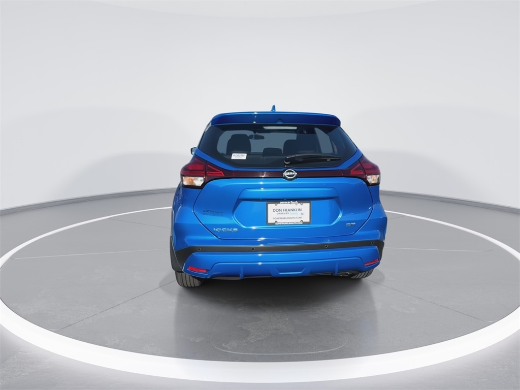 2024 Nissan Kicks SR photo 7