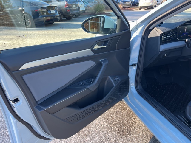 2026 Volkswagen Jetta 1.5T SE photo 4