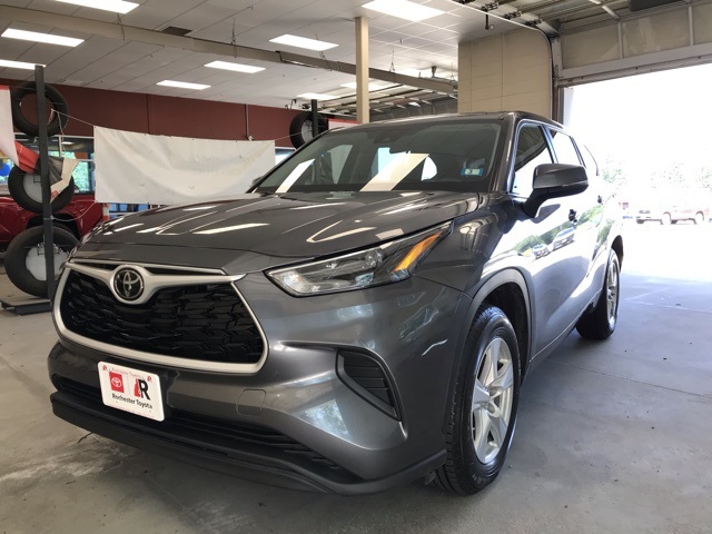 2023 Toyota Highlander L photo 7