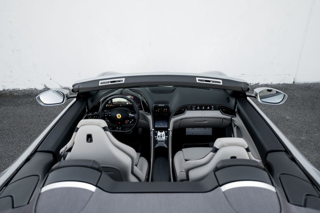 2024 Ferrari Roma Spider photo 16