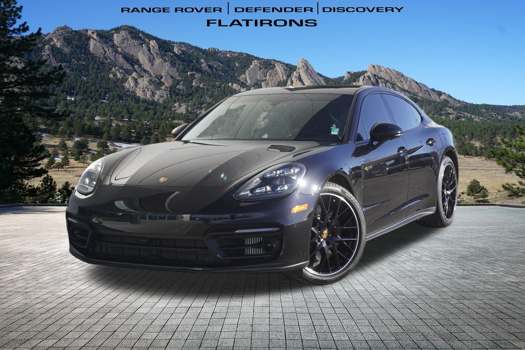 2022 Porsche Panamera 4 E-Hybrid's photo