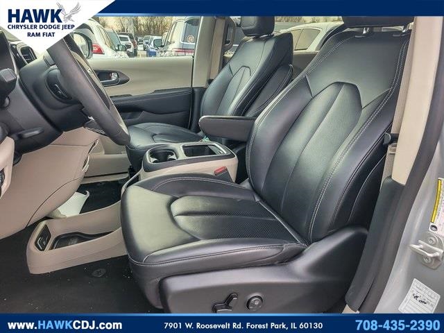 2024 CHRYSLER PACIFICA - Image 8