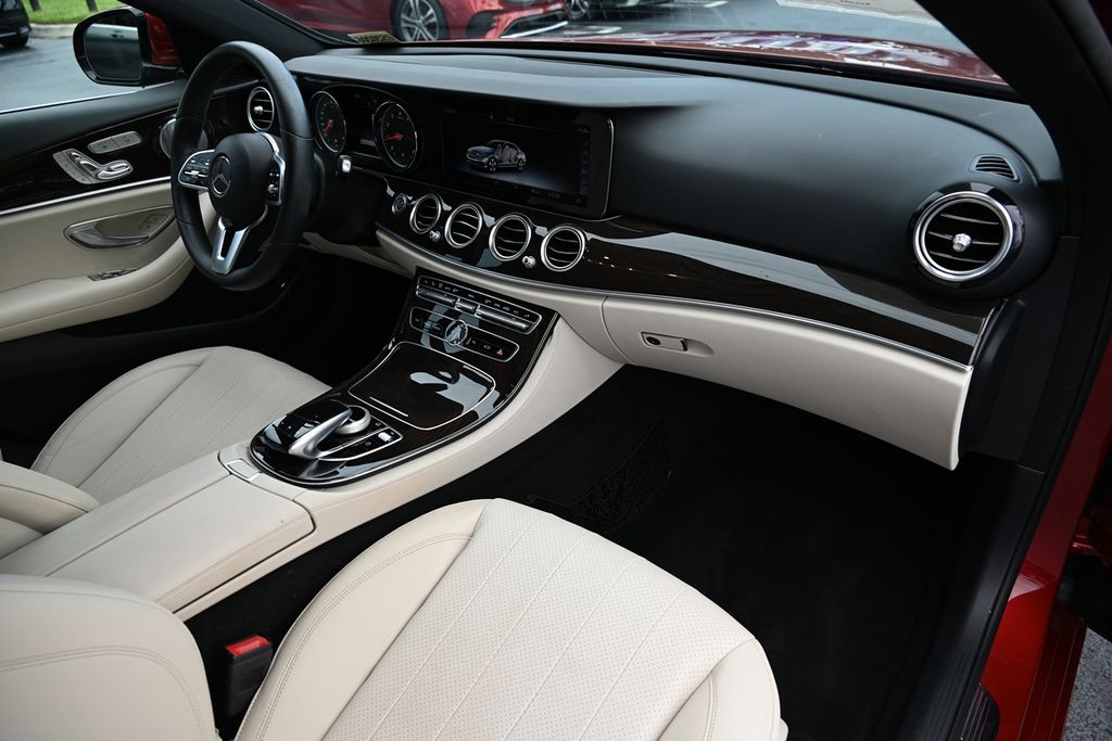 2019 Mercedes Benz E 300 photo 10