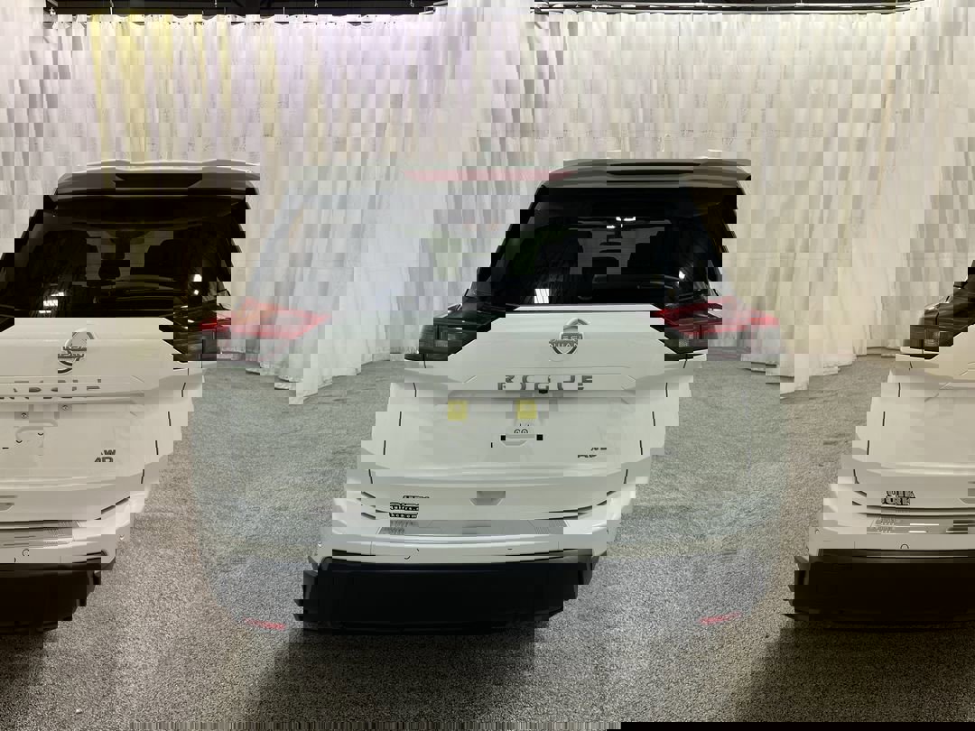 2026 Nissan Rogue SV photo 2