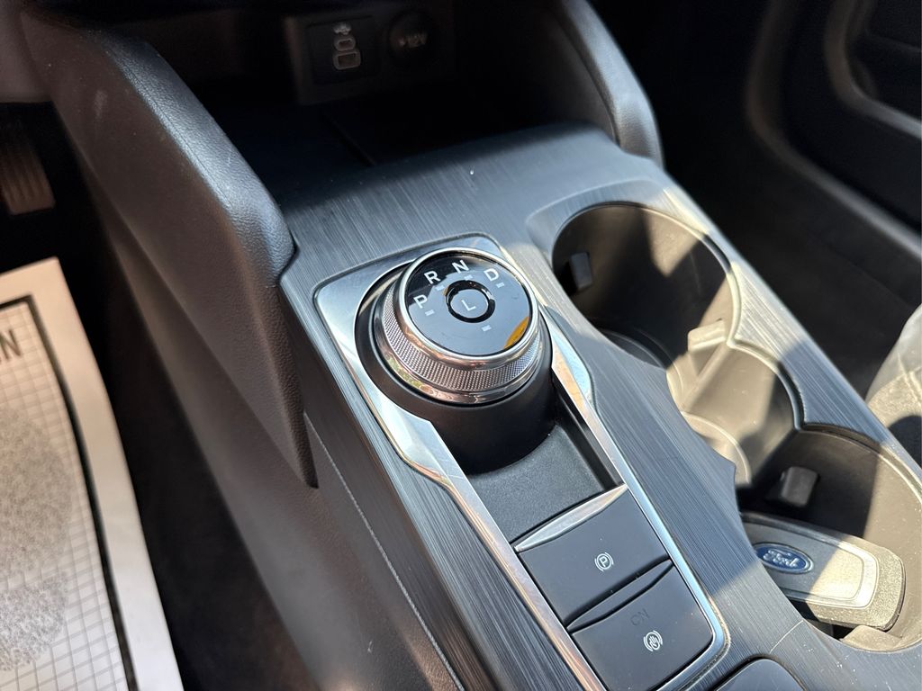 2025 Ford Escape ST-Line photo 28