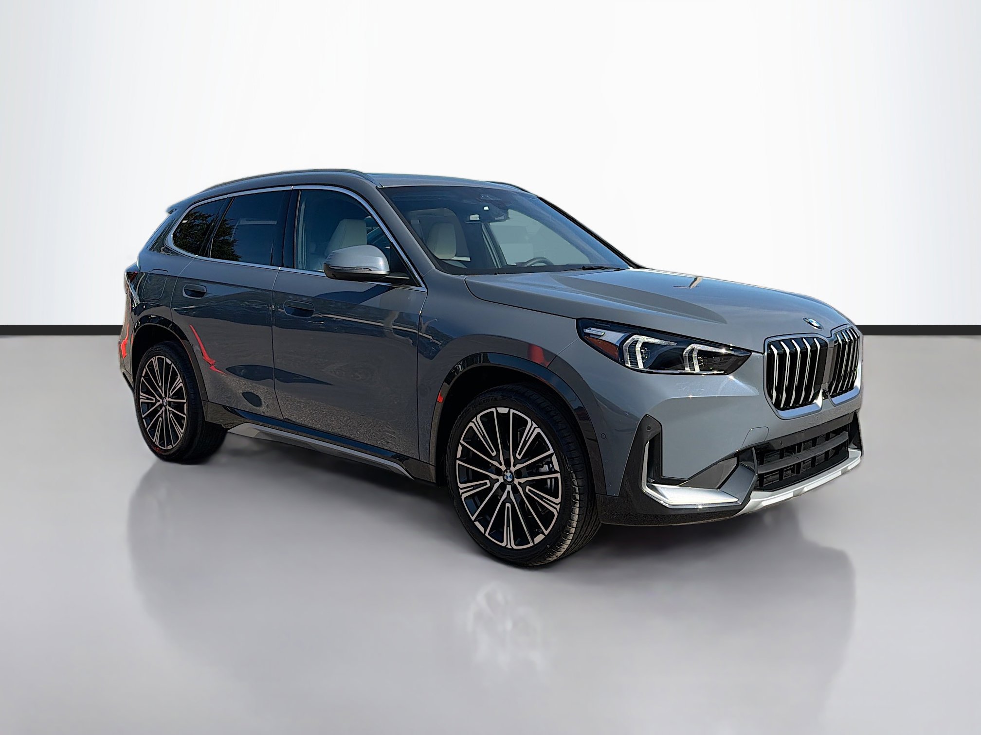 2026 BMW X1 28i's photo