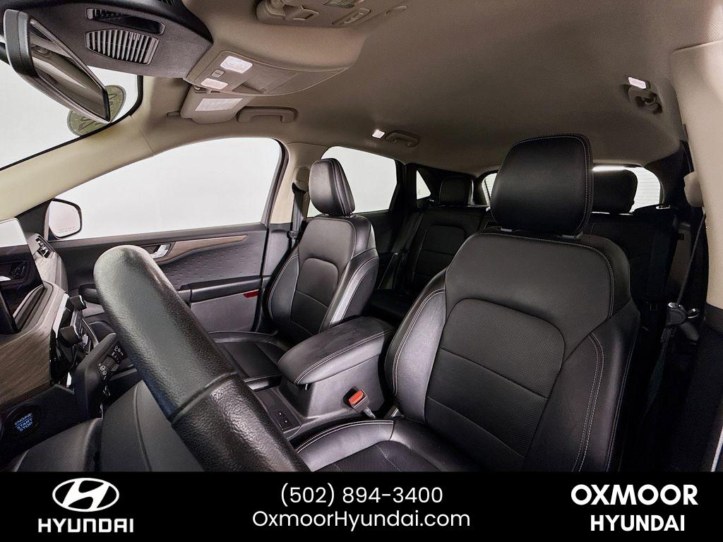 2020 Ford Escape Titanium photo 19