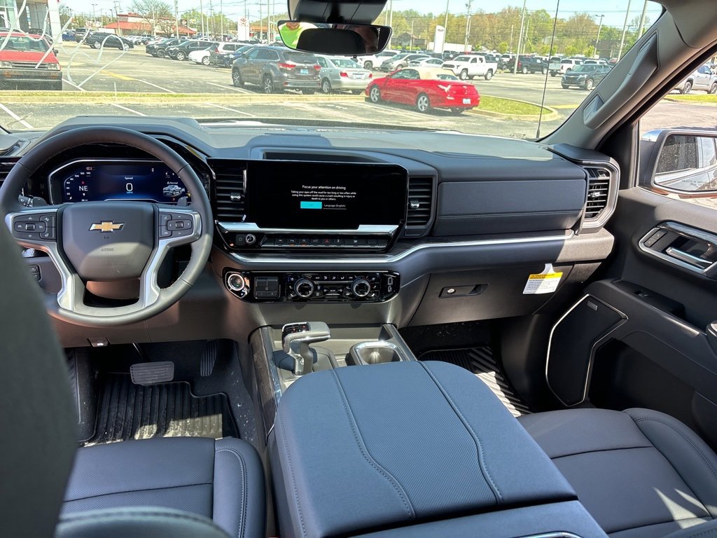 2025 Chevrolet Silverado 1500 LTZ photo 25