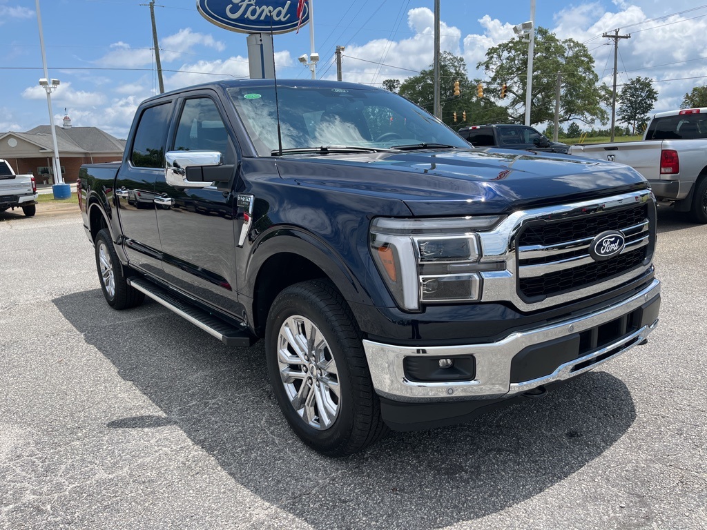 2025 Ford F-150 Lariat photo 3