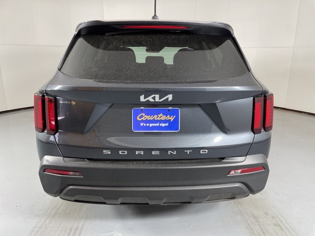 2022 Kia Sorento LX photo 7