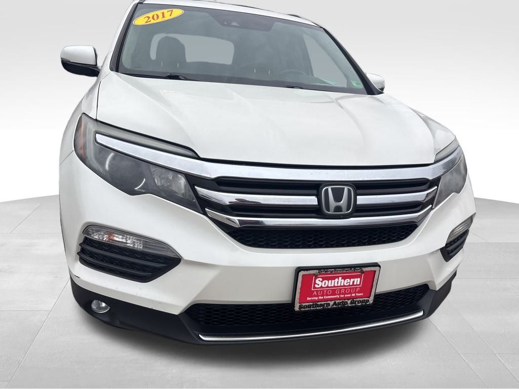 2017 Honda Pilot Elite photo 4