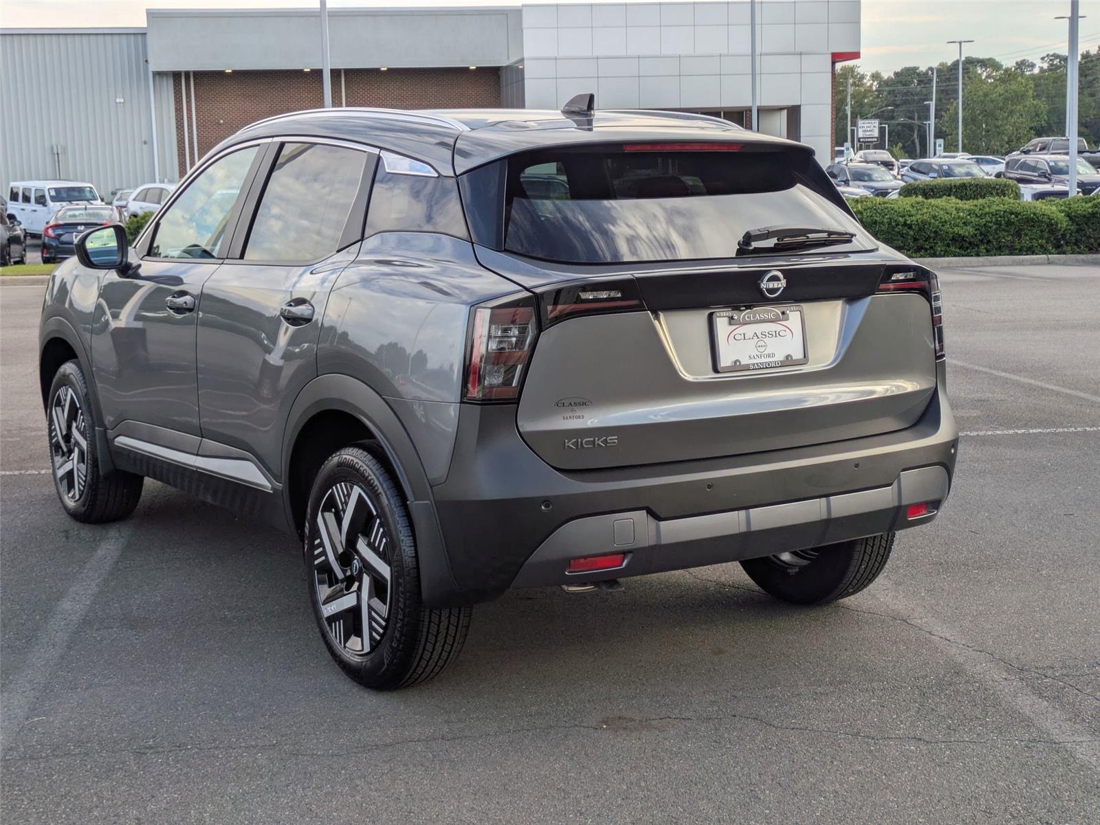 2026 Nissan Kicks SV photo 7