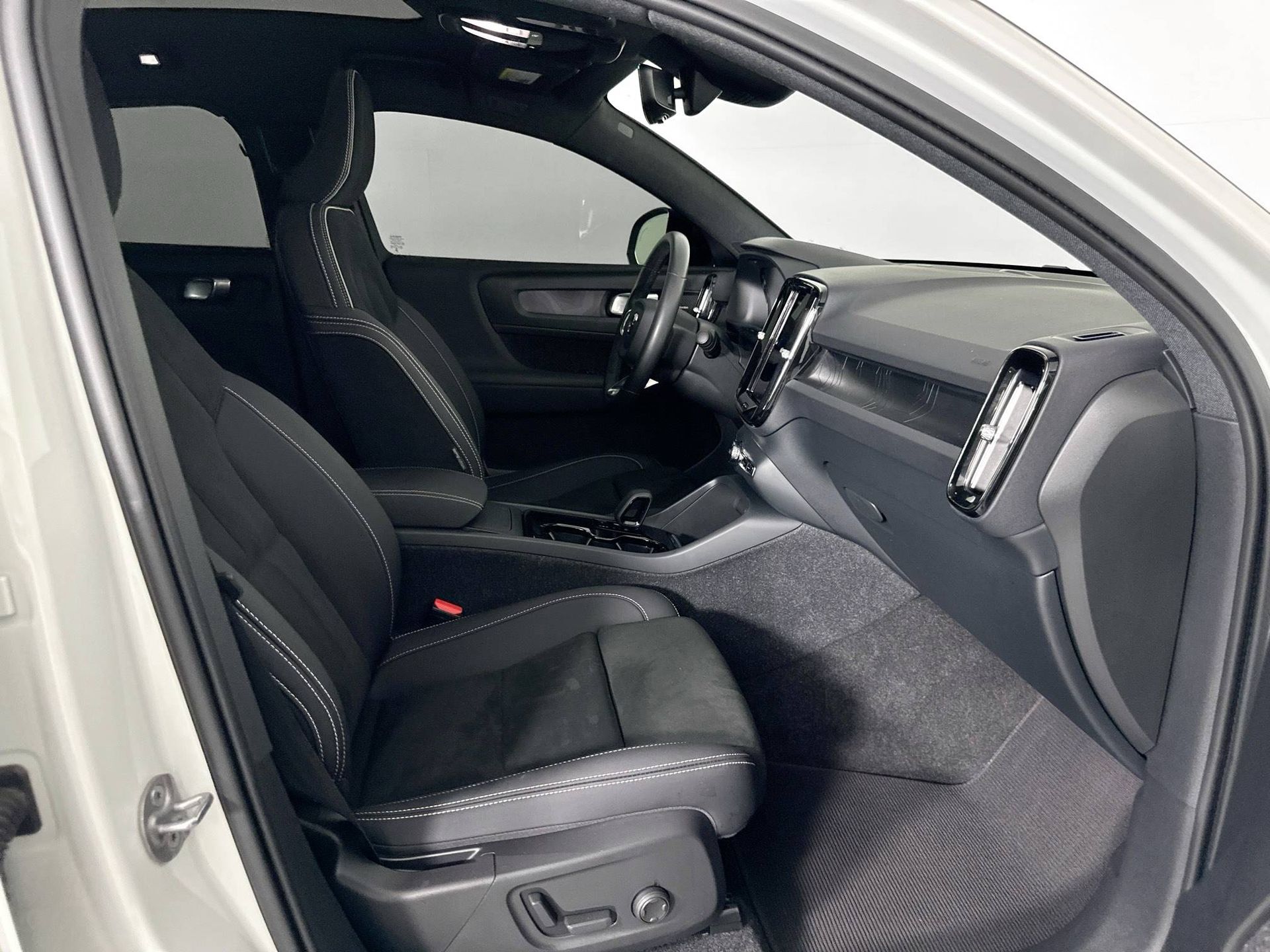 2023 Volvo C40 Recharge Ultimate photo 19