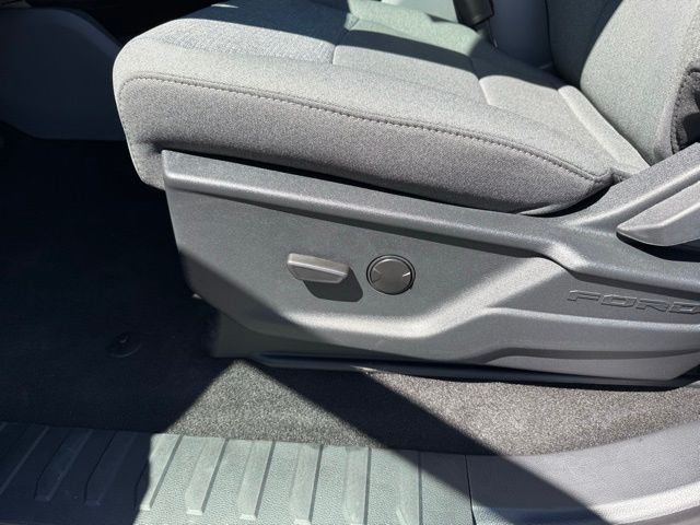 2025 Ford F-150 Lightning XLT photo 16