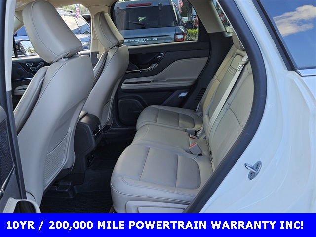 2023 Lincoln Corsair Standard photo 4