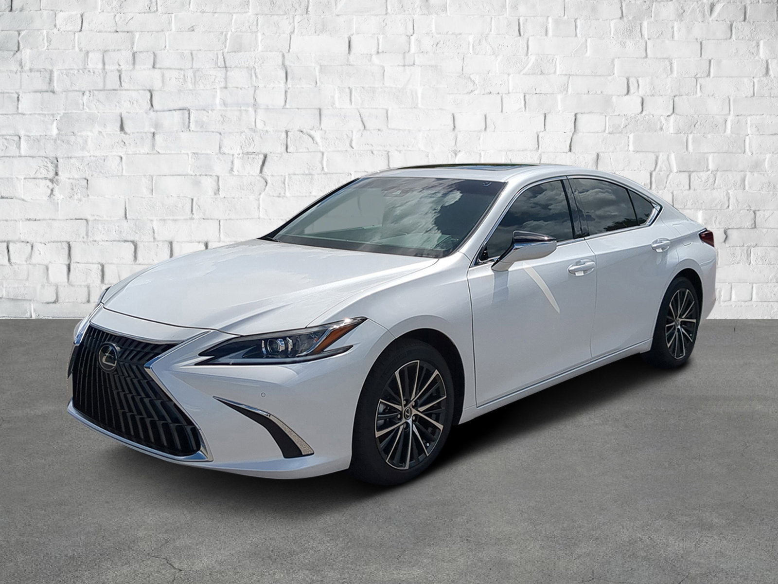 2025 Lexus ES 300h photo 8