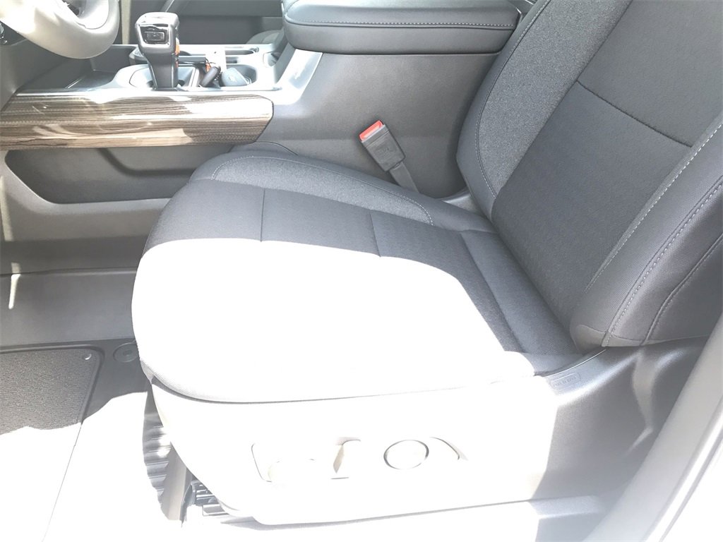2025 Chevrolet Silverado 1500 LT photo 12