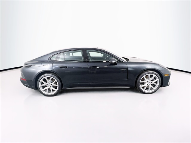 2025 Porsche Panamera E-Hybrid 4 photo 8