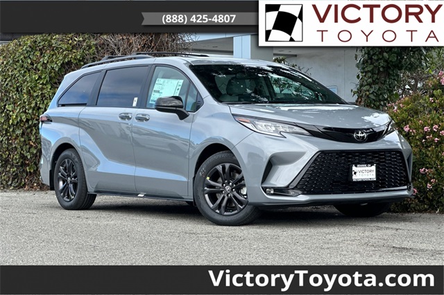 2026 Toyota Sienna XSE's photo