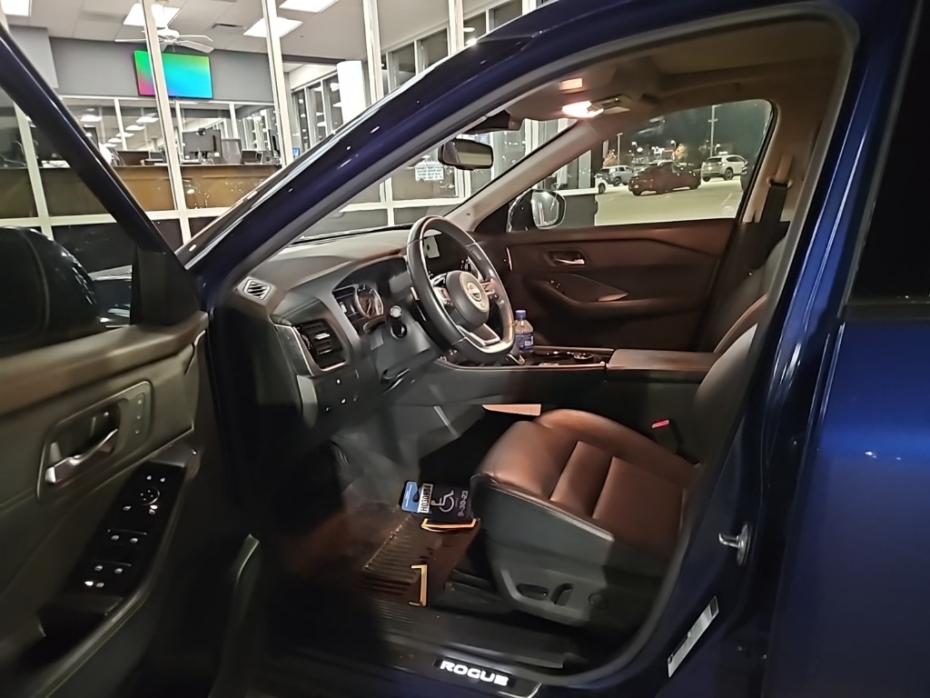 2023 Nissan Rogue SL photo 4
