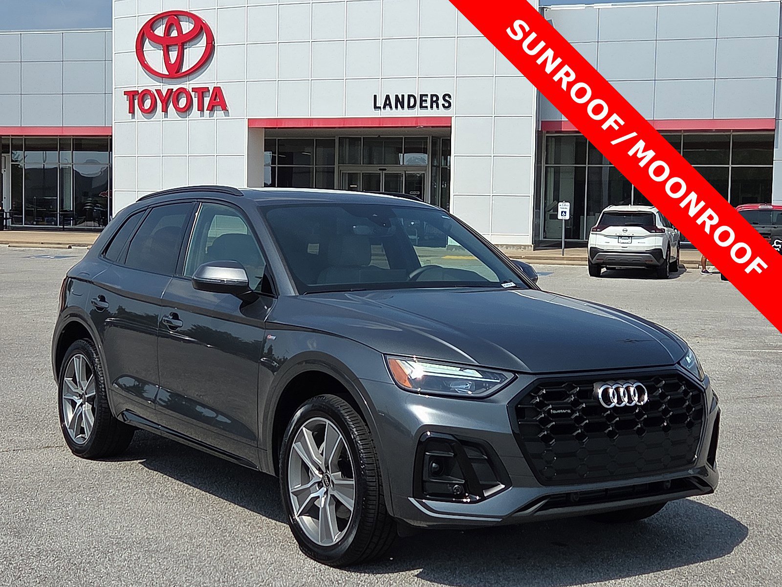 2025 Audi Q5 Premium's photo