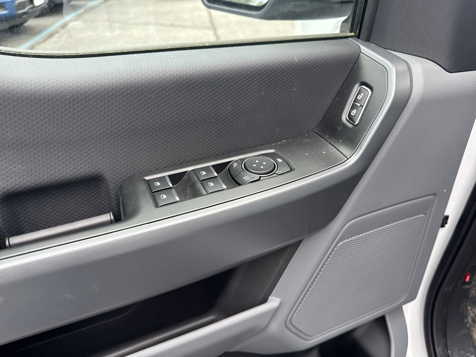 2024 Ford F-150 Lightning XL photo 4