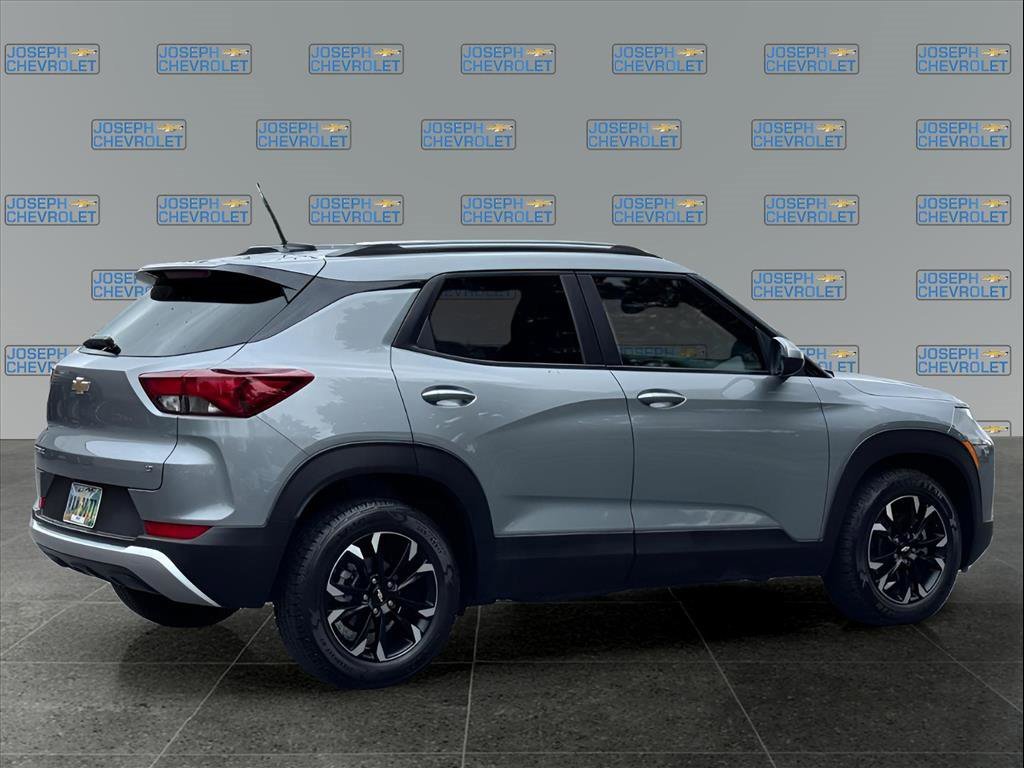2023 Chevrolet Trailblazer LT photo 3