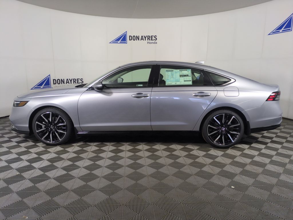 2025 Honda Accord Hybrid Touring photo 2