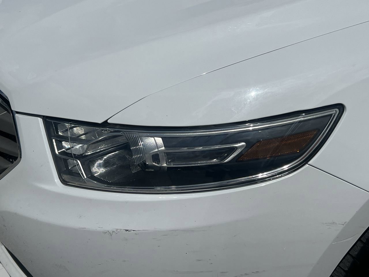 2018 Ford Taurus SE photo 5