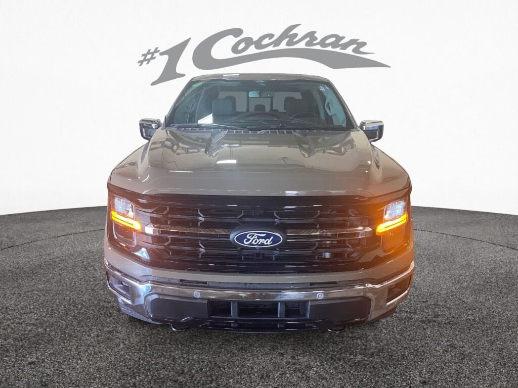 2025 Ford F-150 XLT photo 2