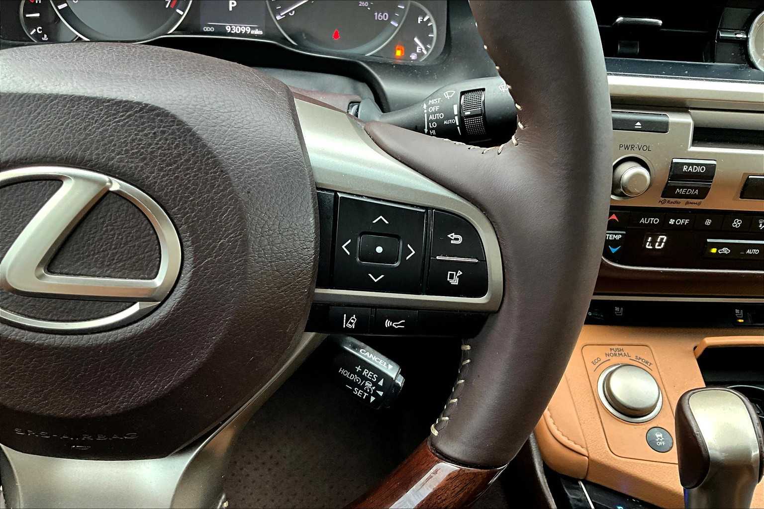 2017 Lexus ES 350 photo 22